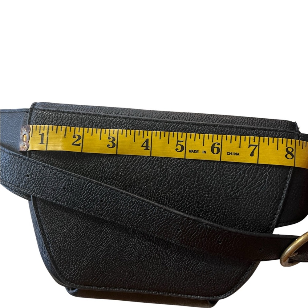 Universal Thread Black Belt Bag